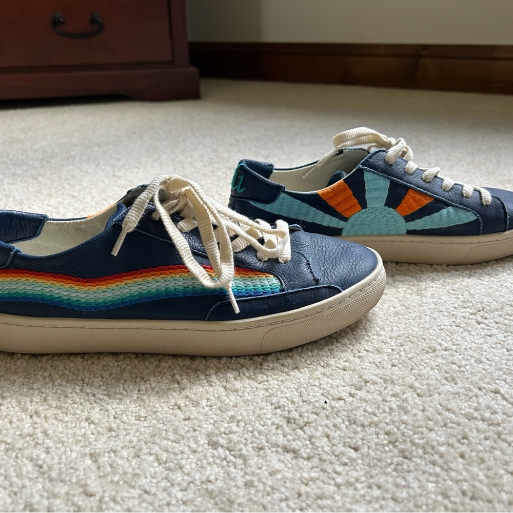 Soludos size 8 rainbow sneakers